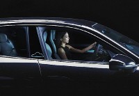 Jennie Blackpink khoe eo 54 cm tại sự kiện xe hơi