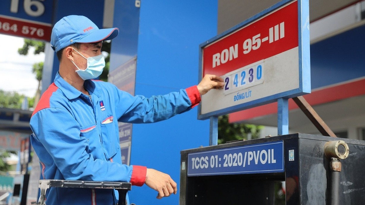 Bộ Công Thương nói gì về việc loạt doanh nghiệp xăng dầu bị thu hồi giấy phép?