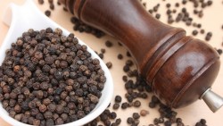 Giá tiêu hôm nay 12/11, tin vui xuất khẩu sang thị trường hơn tỷ dân, tiêu Việt bán nhiều nhất sang Mỹ