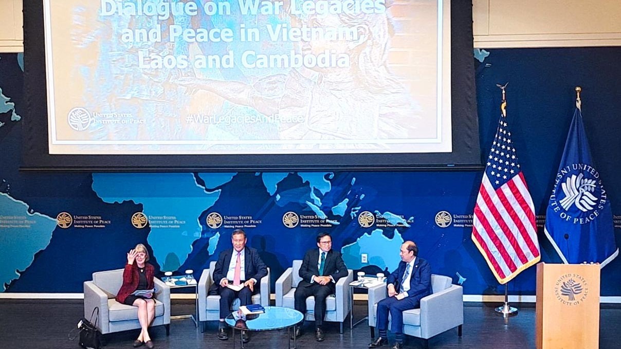 Đại sứ Nguyễn Quốc Dũng dự Hội thảo về khắc phục hậu quả chiến tranh do Viện Hòa bình Hoa Kỳ tổ chức