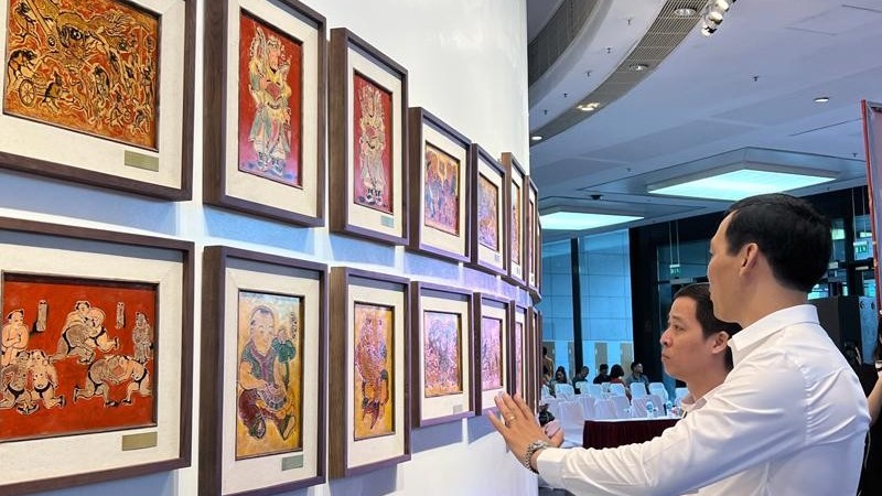 Triển lãm "Con đường": Sắc thái mới của tranh dân gian