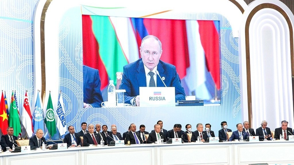 Ảnh ấn tượng tuần (10-16/10): Lính Ukraine bắn súng phóng lựu Mỹ, ông Biden nói ông Putin sai lầm dù lý trí, Nga tôn trọng lập trường Trung Quốc-Ấn Độ