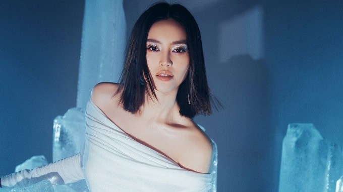 Nhan sắc rạng rỡ của Ninh Dương Lan Ngọc tuổi 32