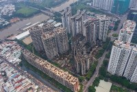 Bất động sản mới nhất: Kỳ vọng thị trường trở lại đường đua, chung cư ‘vượt sóng vượt gió’, quy định chuyển đất ao làm quán bán hàng