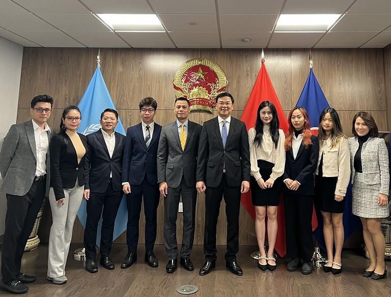 Đoàn công tác của Ủy ban Nhà nước về người Việt Nam ở nước ngoài tại Hoa Kỳ Đoàn công tác của Ủy ban Nhà nước về người Việt Nam ở nước ngoài tại Hoa Kỳ