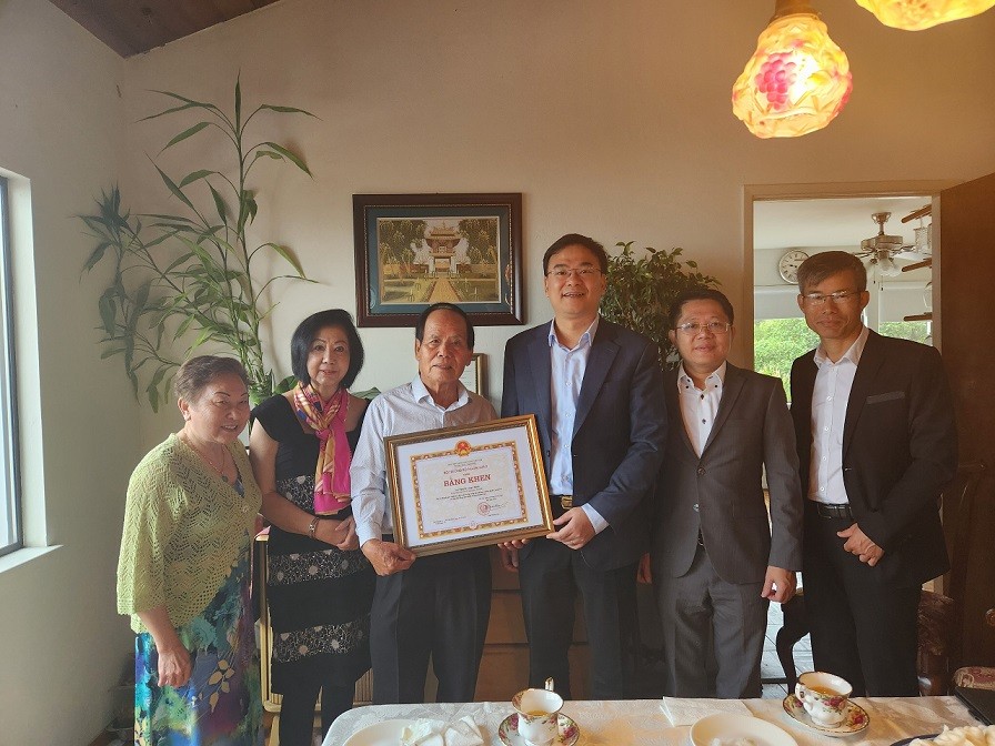 Đoàn công tác của Ủy ban Nhà nước về người Việt Nam ở nước ngoài tại Hoa Kỳ Đoàn công tác của Ủy ban Nhà nước về người Việt Nam ở nước ngoài tại Hoa Kỳ