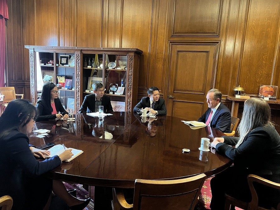 Đoàn công tác của Ủy ban Nhà nước về người Việt Nam ở nước ngoài tại Hoa Kỳ Đoàn công tác của Ủy ban Nhà nước về người Việt Nam ở nước ngoài tại Hoa Kỳ