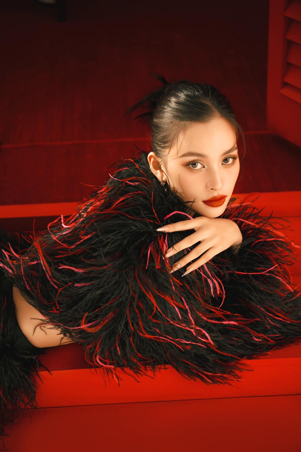 Hoa hậu Tiểu Vy đẹp xuất sắc trong bộ ảnh mới