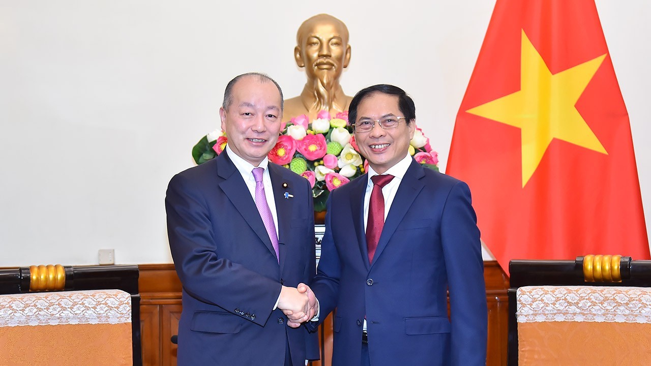 Bộ trưởng Ngoại giao Bùi Thanh Sơn tiếp Thứ trưởng Ngoại giao Nhật Bản Takagi Kei