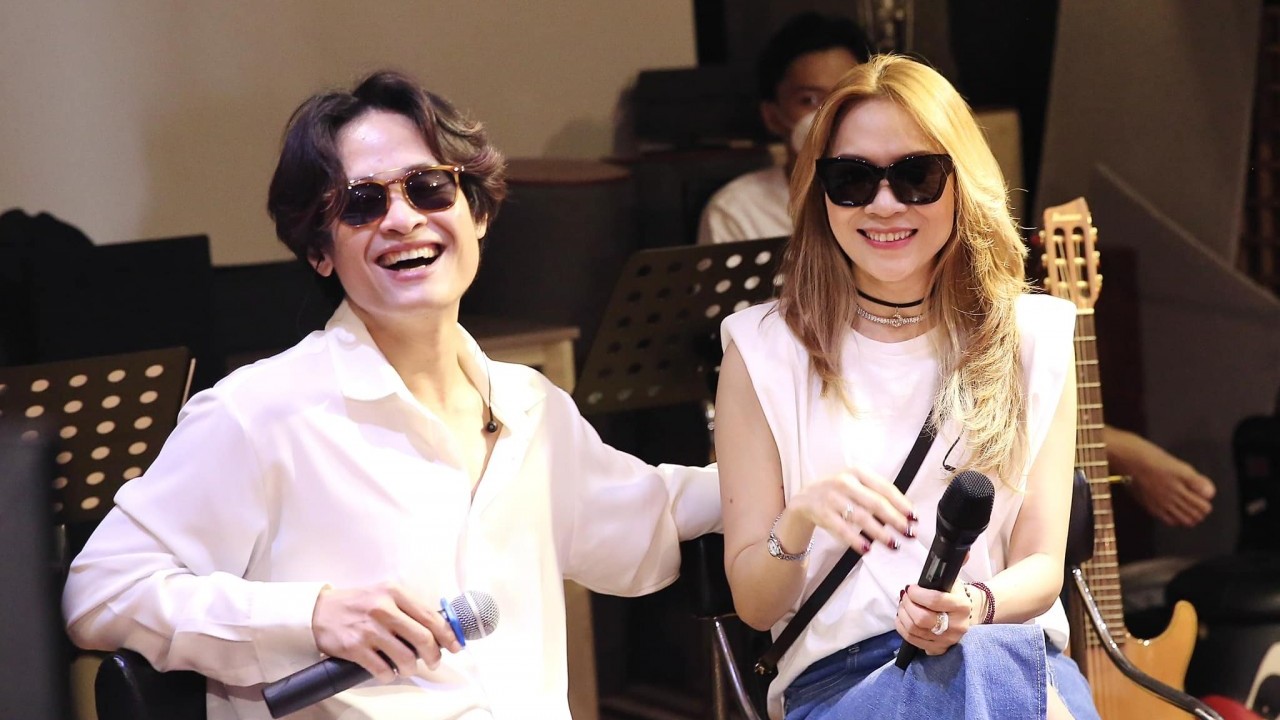 Sao Việt: Lý Nhã Kỳ hóa 'tổng tài', Mỹ Tâm thân thiết Hà Anh Tuấn