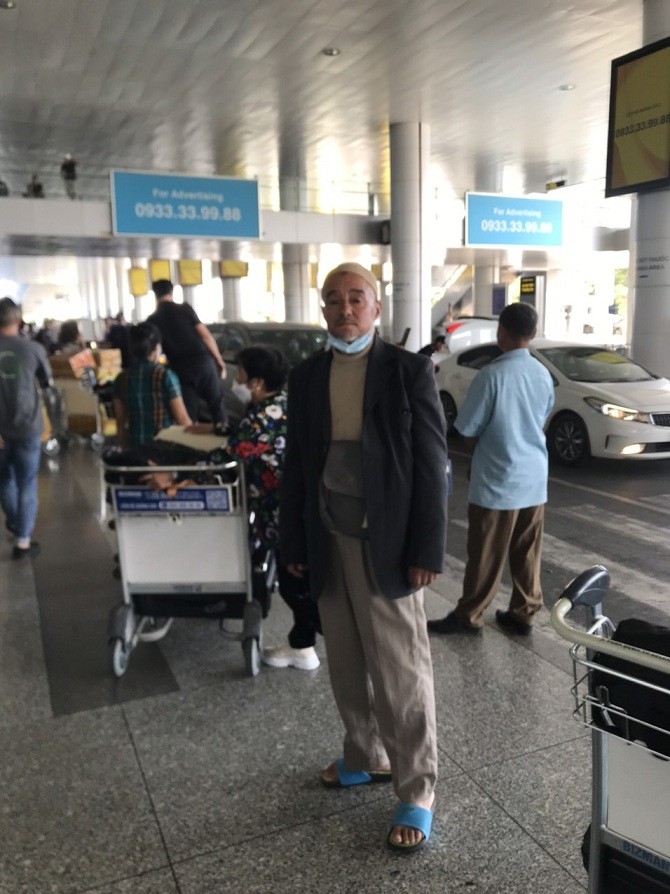 Cuộc đoàn tụ ý nghĩa của một người Algeria gốc Việt với mẹ sau gần 60 năm