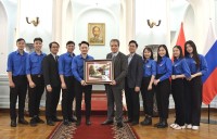 Đại sứ Đặng Minh Khôi gặp mặt thân mật đại diện thanh niên tại Liên bang Nga