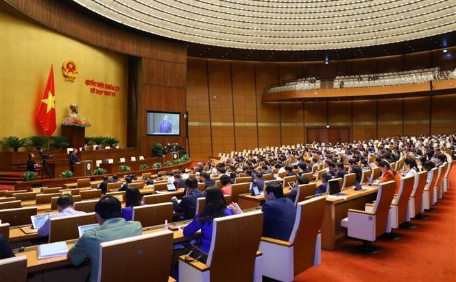 Quốc hội hôm nay: Sẽ được chuyển nhượng, cho tặng, thừa kế biển số trúng đấu giá theo xe