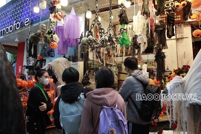 Phố Hàng Mã đón chờ Lễ hội Halloween