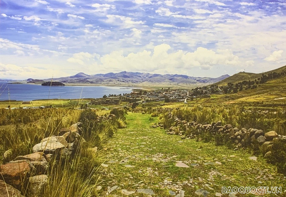 Khai mạc triển lãm ảnh 'Qhapaq Ñan – Con đường Inca hùng vĩ' tại Hà Nội. (Ảnh: Hạnh Lê)