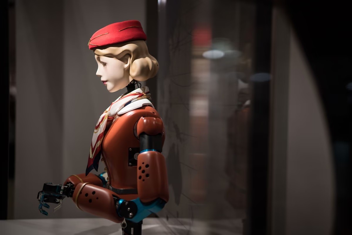 Ảnh ấn tượng tuần (17-23/10): Tổng thống Nga thúc đẩy chiến dịch ở Ukraine, UAV tấn công Kiev, binh sĩ ẩn nấp, Trung Quốc bế mạc Đại hội XX