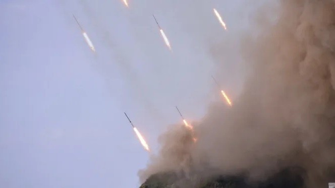 Vấn đề Triều Tiên: Nhật Bản bỏ qua ồn ào truyền thông, 'lẳng lặng' làm một việc; Hàn Quốc nói rõ về ý định 'đầu tư' vũ khí hạt nhân