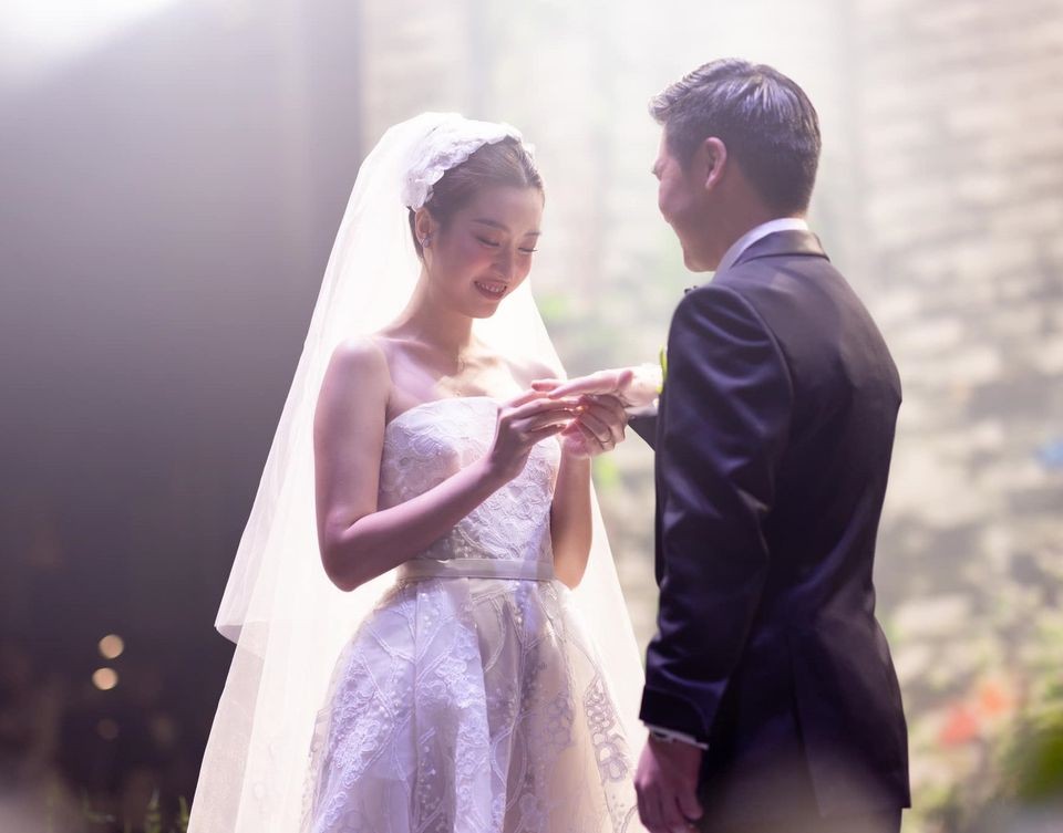 Ngắm hình ảnh đẹp trong đám cưới Đỗ Mỹ Linh