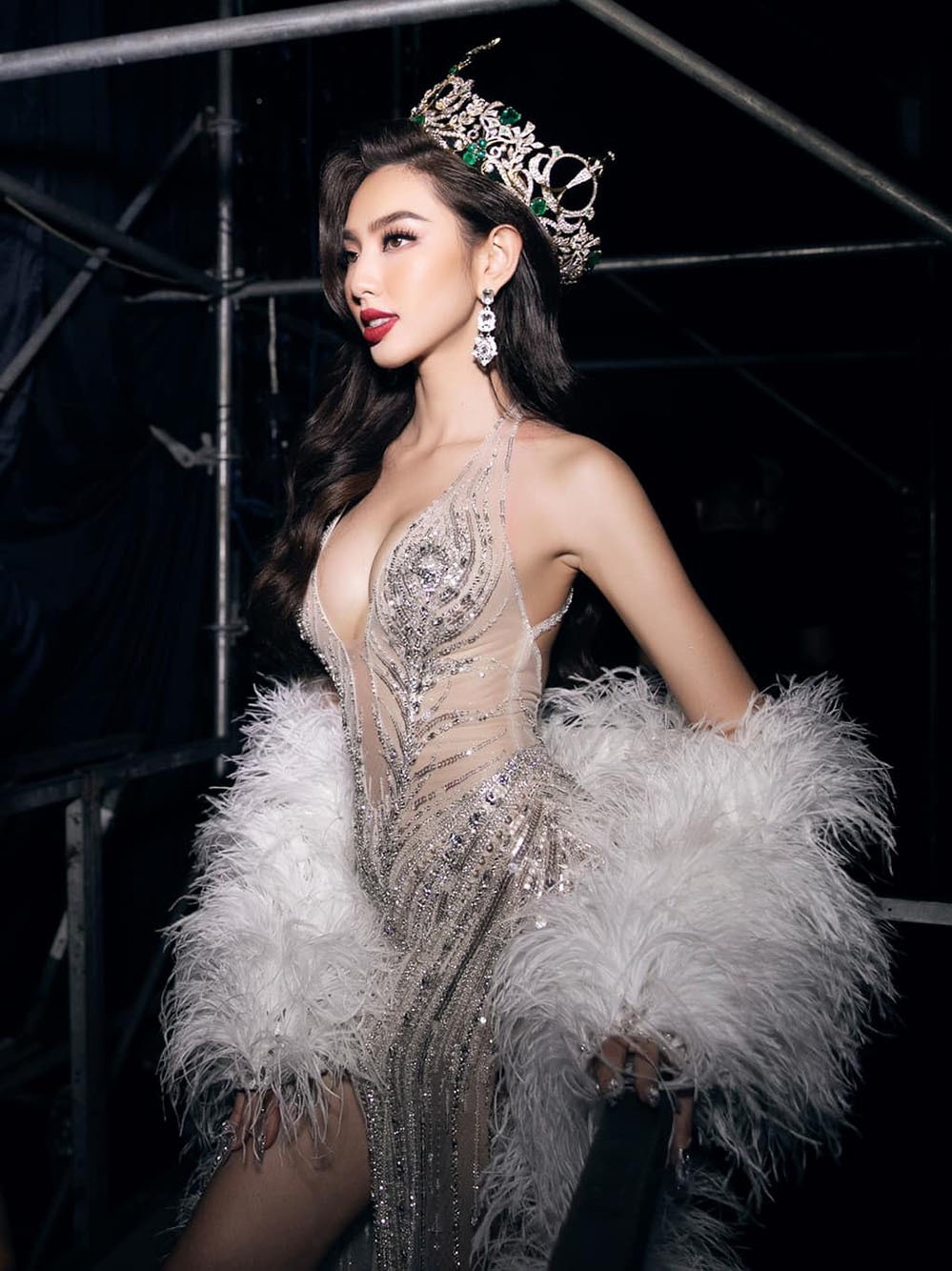 Thời trang những ngày cuối nhiệm kỳ Hoa hậu Hòa bình Quốc tế 2021 của Thùy Tiên Thời trang những ngày cuối nhiệm kỳ Hoa hậu Hòa bình Quốc tế 2021 của Thùy Tiên