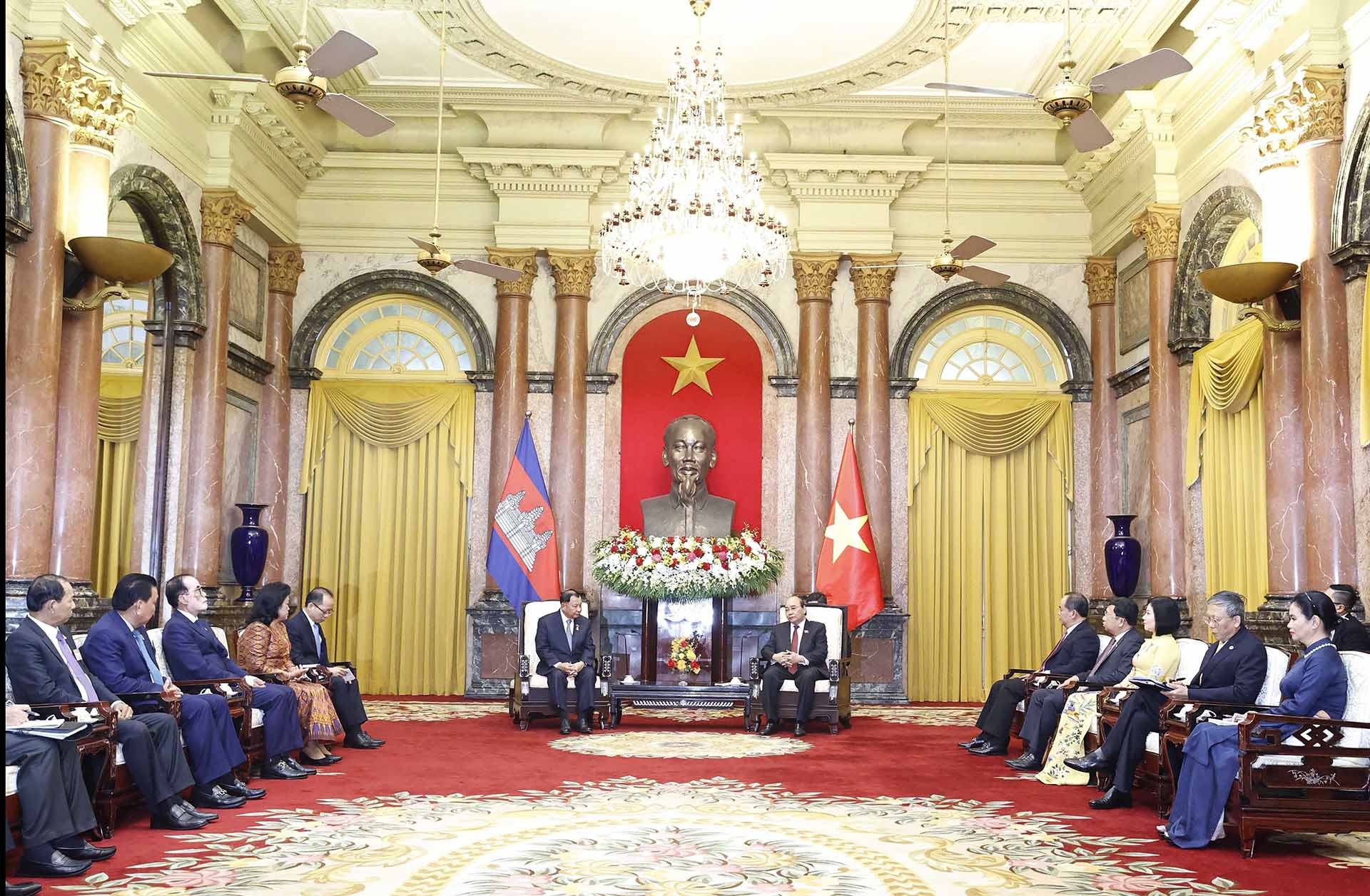 Chủ tịch nước Nguyễn Xuân Phúc tiếp Chủ tịch Thượng viện Campuchia Samdech Say Chhum Chủ tịch nước Nguyễn Xuân Phúc tiếp Chủ tịch Thượng viện Campuchia Samdech Say Chhum