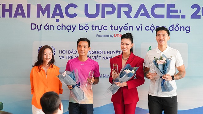 Đoàn Văn Hậu trở thành đại sứ giải chạy trực tuyến vì cộng đồng UpRace