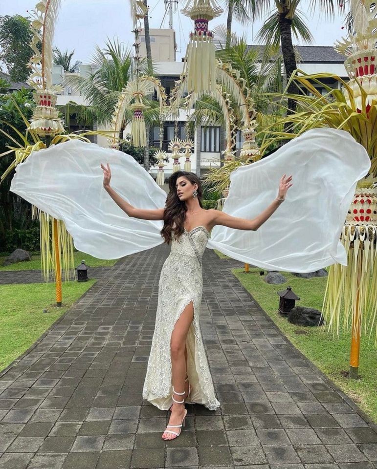 Ngắm nhan sắc tân Hoa hậu Hòa bình Quốc tế 2022 Isabella Menin