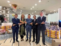 Ủy ban ASEAN tại Caracas trao tặng hàng hóa ủng hộ nạn nhân bị ảnh hưởng bởi lũ lụt ở Venezuela