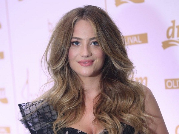 Người vợ tài năng và nhan sắc trời phú của cầu thủ Mateo Kovacic