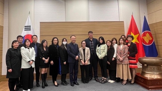 Chăm lo công tác cộng đồng người Việt tại Hàn Quốc