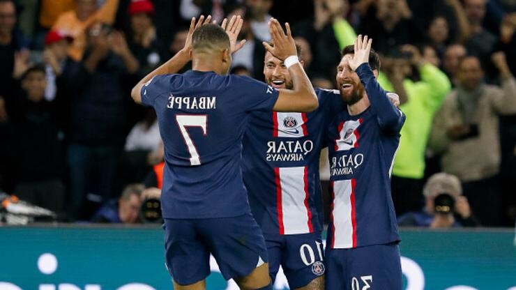 Lionel Messi lập kỷ lục mới trên 'đấu trường' Champions League