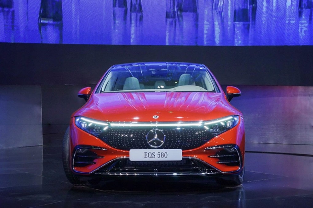 Cận cảnh Mercedes-Benz EQS lộ diện tại VMS 2022, giá từ 4,84 tỷ đồng