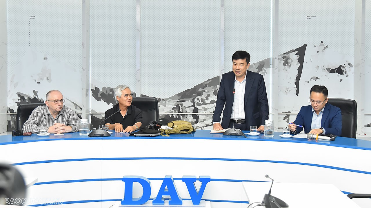 Nhiếp ảnh gia Nick Út 'tiếp lửa' cho phóng viên, sinh viên truyền thông đối ngoại