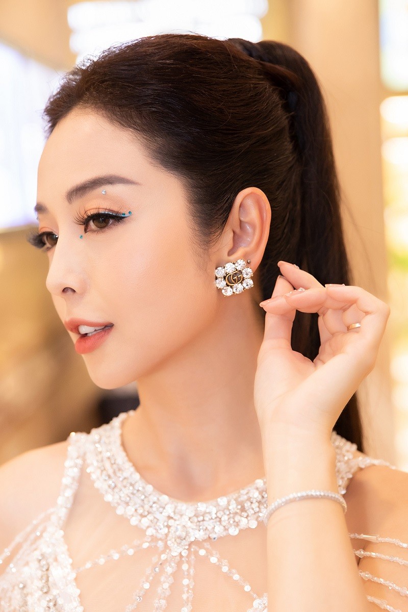 Hoa hậu Jennifer Phạm