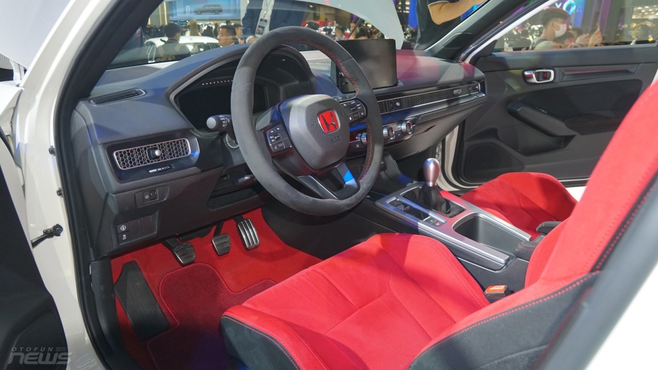 Cận cảnh xe thể thao Honda Civic Type R công suất 315 mã lực