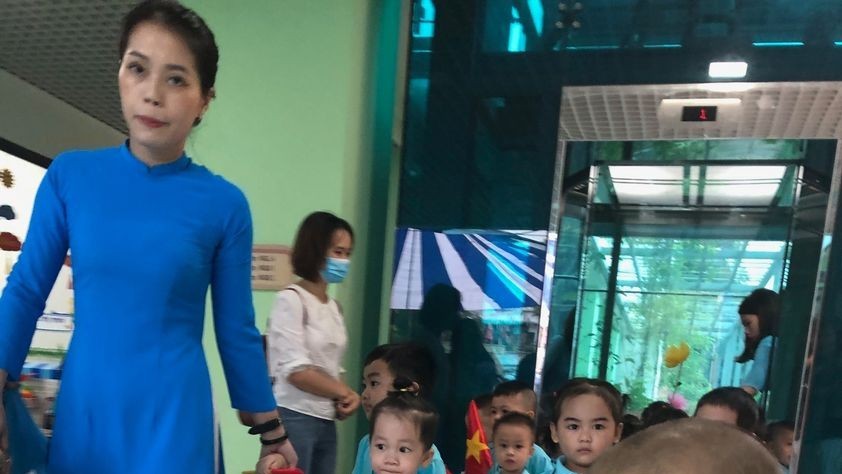 Bộ trưởng GD&ĐT: Để khắc phục tình trạng thiếu giáo viên, chính sách quan trọng là tăng lương