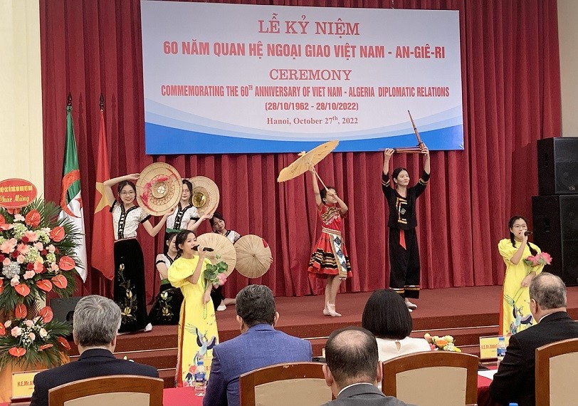 Kỷ niệm 60 năm thiết lập quan hệ ngoại giao Việt Nam-Algeria Kỷ niệm 60 năm thiết lập quan hệ ngoại giao Việt Nam-Algeria
