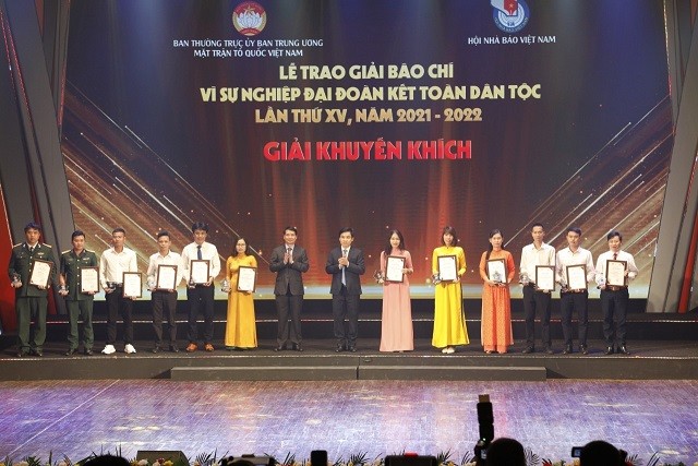 80 tác phẩm được vinh danh Giải báo chí 'Vì sự nghiệp Đại đoàn kết toàn dân tộc' 80 tác phẩm được vinh danh Giải báo chí 'Vì sự nghiệp Đại đoàn kết toàn dân tộc'