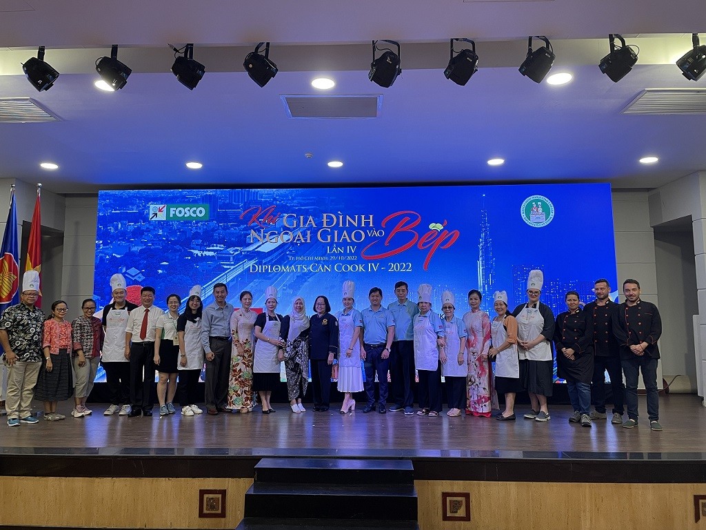 'Du lịch ẩm thực' tới nhiều quốc gia tại 'Khi Gia đình Ngoại giao vào bếp'