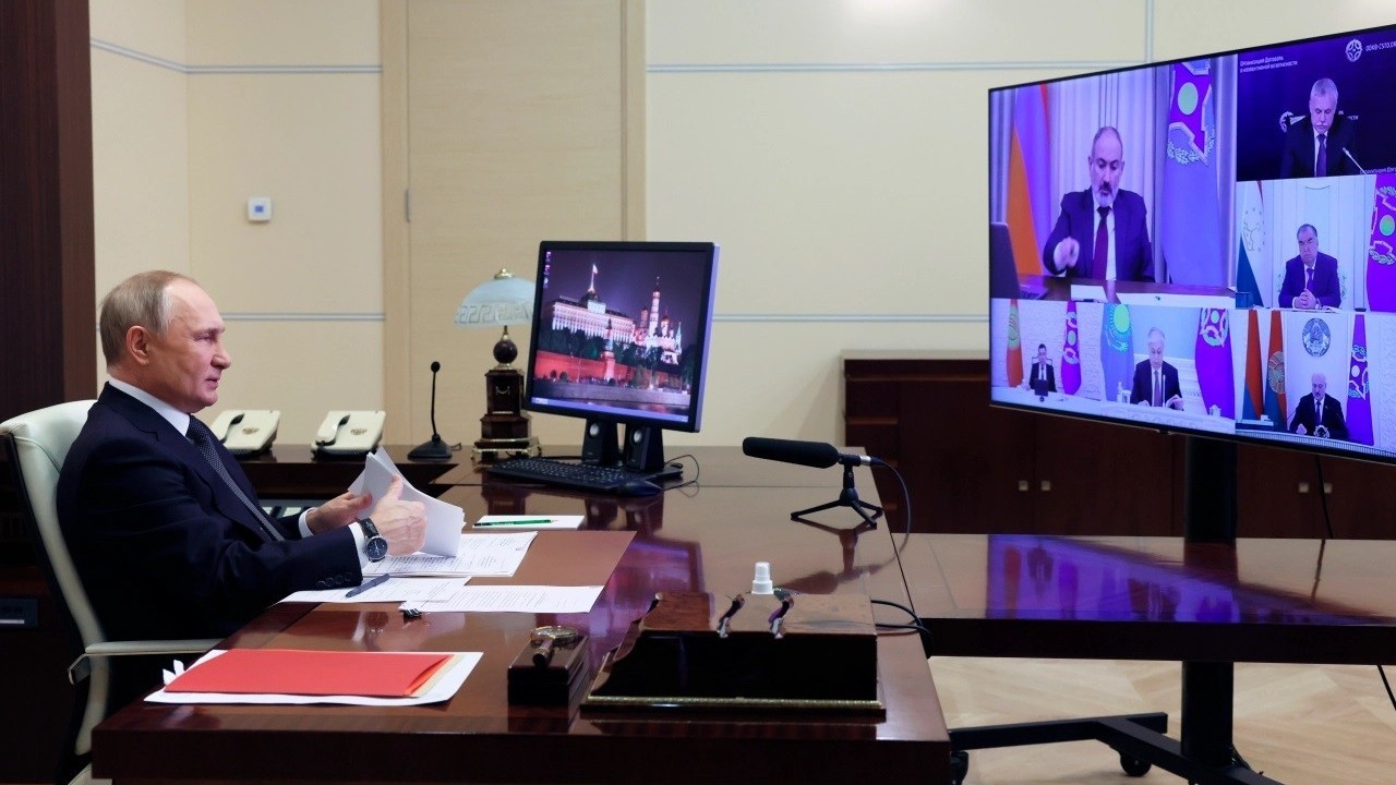 Ảnh ấn tượng tuần (24-30/10): Quân Ukraine bắn lựu pháo Mỹ, máy bay Nga tại Donetsk, CSTO họp khẩn về Armenia-Azerbaijan, tai nạn thảm khốc ở Hàn Quốc