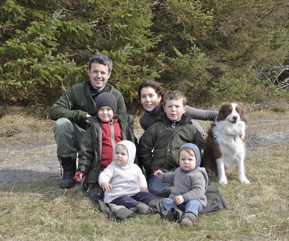 Những bức ảnh gia đình đẹp nhất của Thái tử kế vị Đan Mạch và Công nương Mary