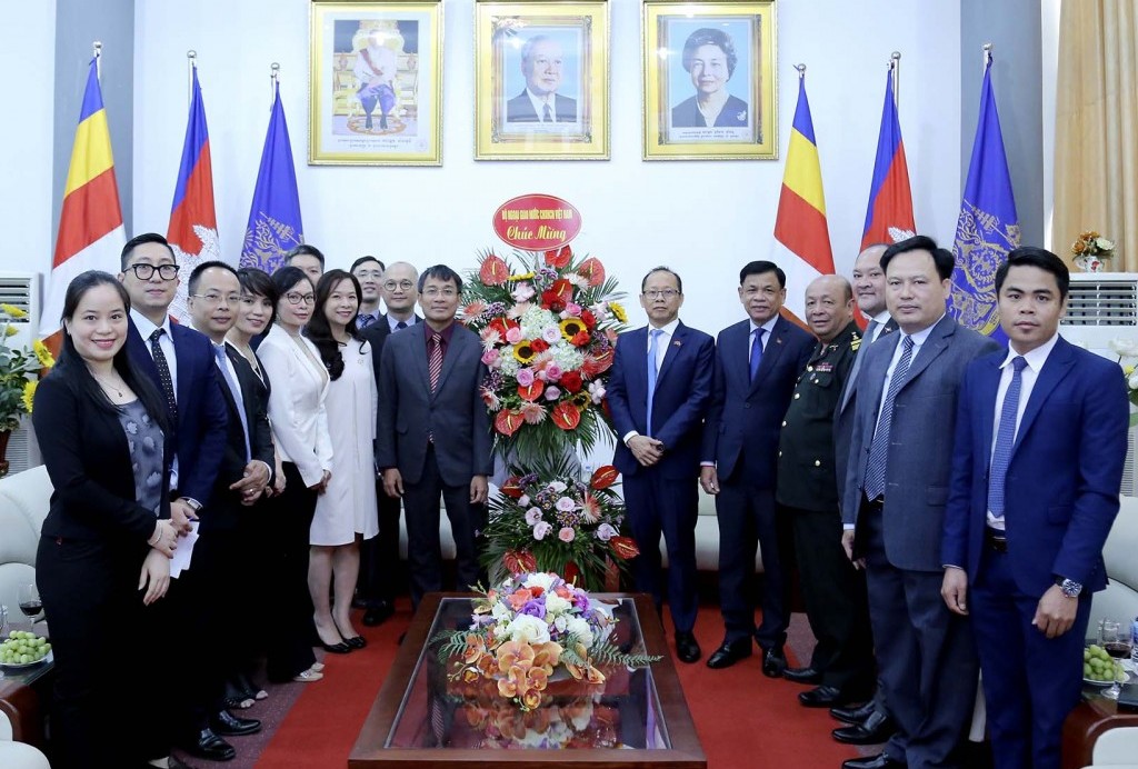 Thứ trưởng Thường trực Bộ Ngoại giao Nguyễn Minh Vũ chúc mừng Quốc khánh Vương quốc Campuchia