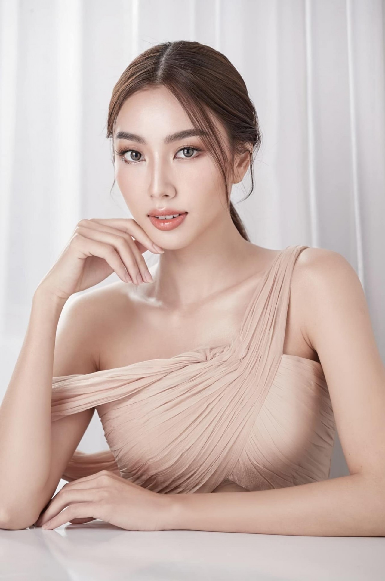 Hoa hậu Nguyễn Thúc Thùy Tiên