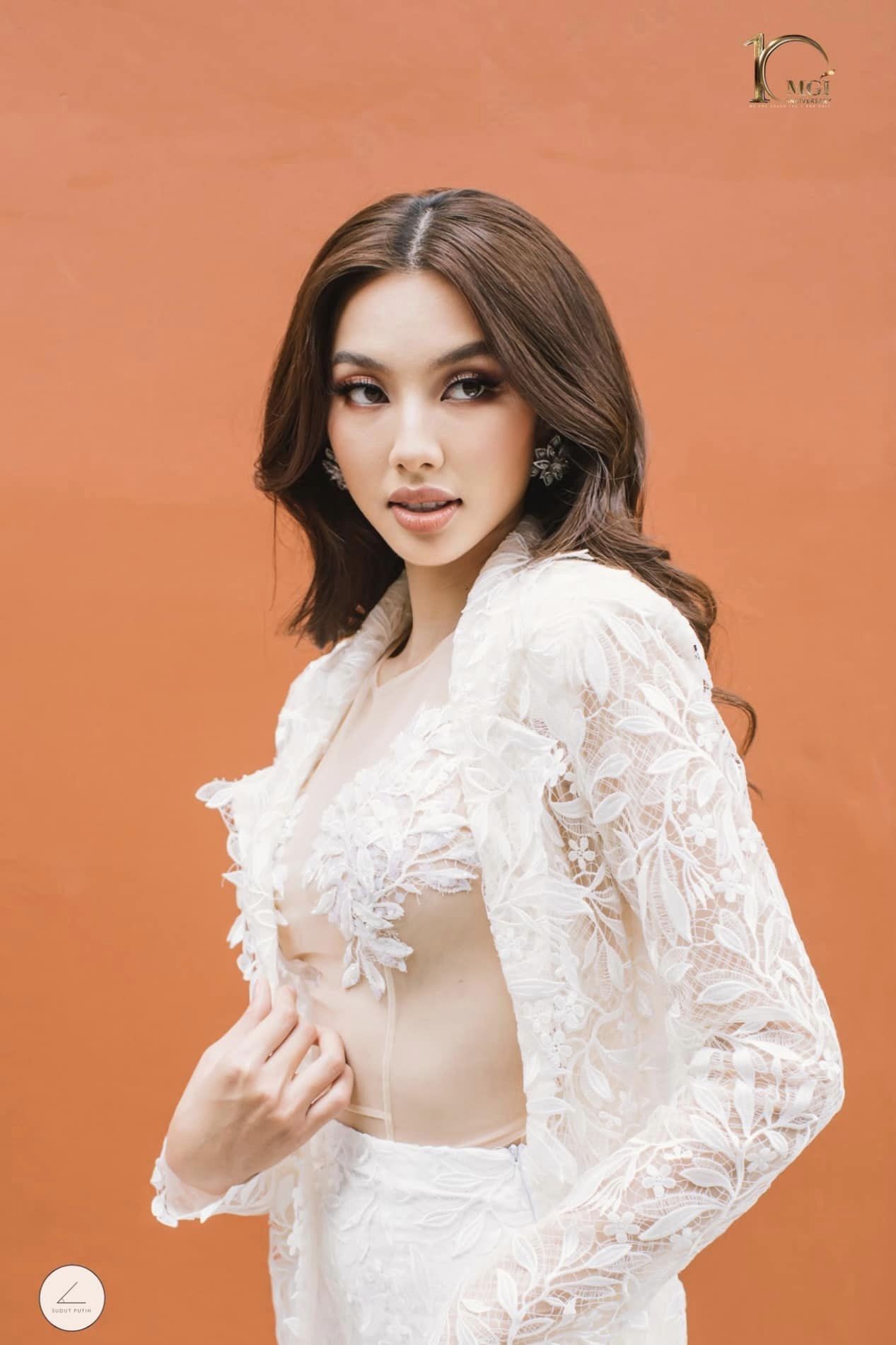 Hoa hậu Nguyễn Thúc Thùy Tiên