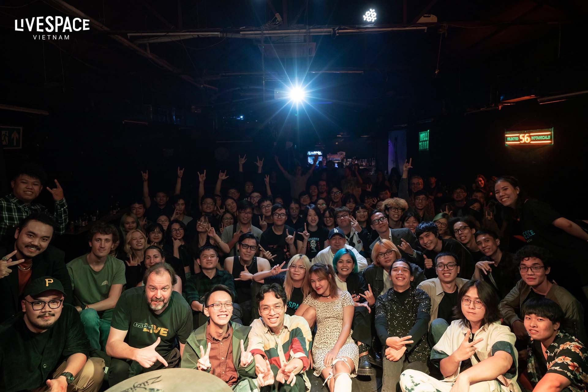 Biểu diễn giao lưu âm nhạc giữa nghệ sĩ Việt Nam và quốc tế. (Nguồn: Livespace Việt Nam)