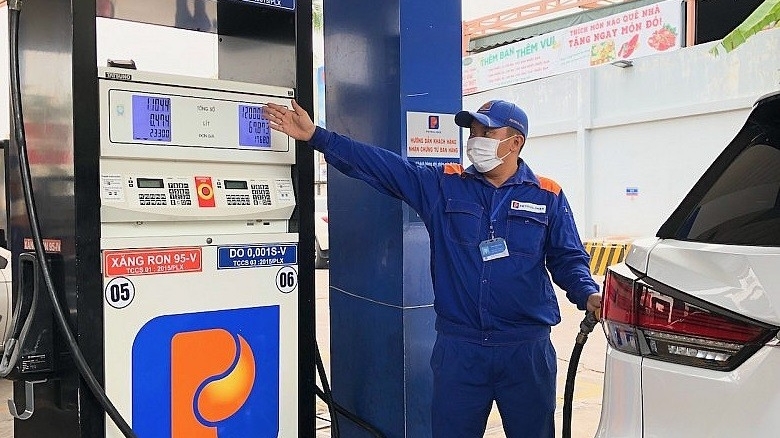 Giá xăng dầu hôm nay 5/11: Bất ngờ tăng sốc hơn 5%