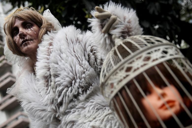 Ảnh ấn tượng tuần (31/10-6/11): Xung đột Ukraine, ông Putin nói số người được động viên quân sự ‘rất lớn’, G7 ‘mở lời’ với Nga về thỏa thuận ngũ cốc