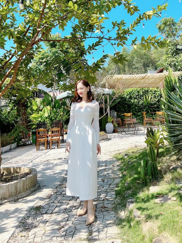 Sao Việt: Mỹ Tâm hóa nàng thơ, Tăng Thanh Hà đăng ảnh kỷ niệm 10 năm ngày cưới