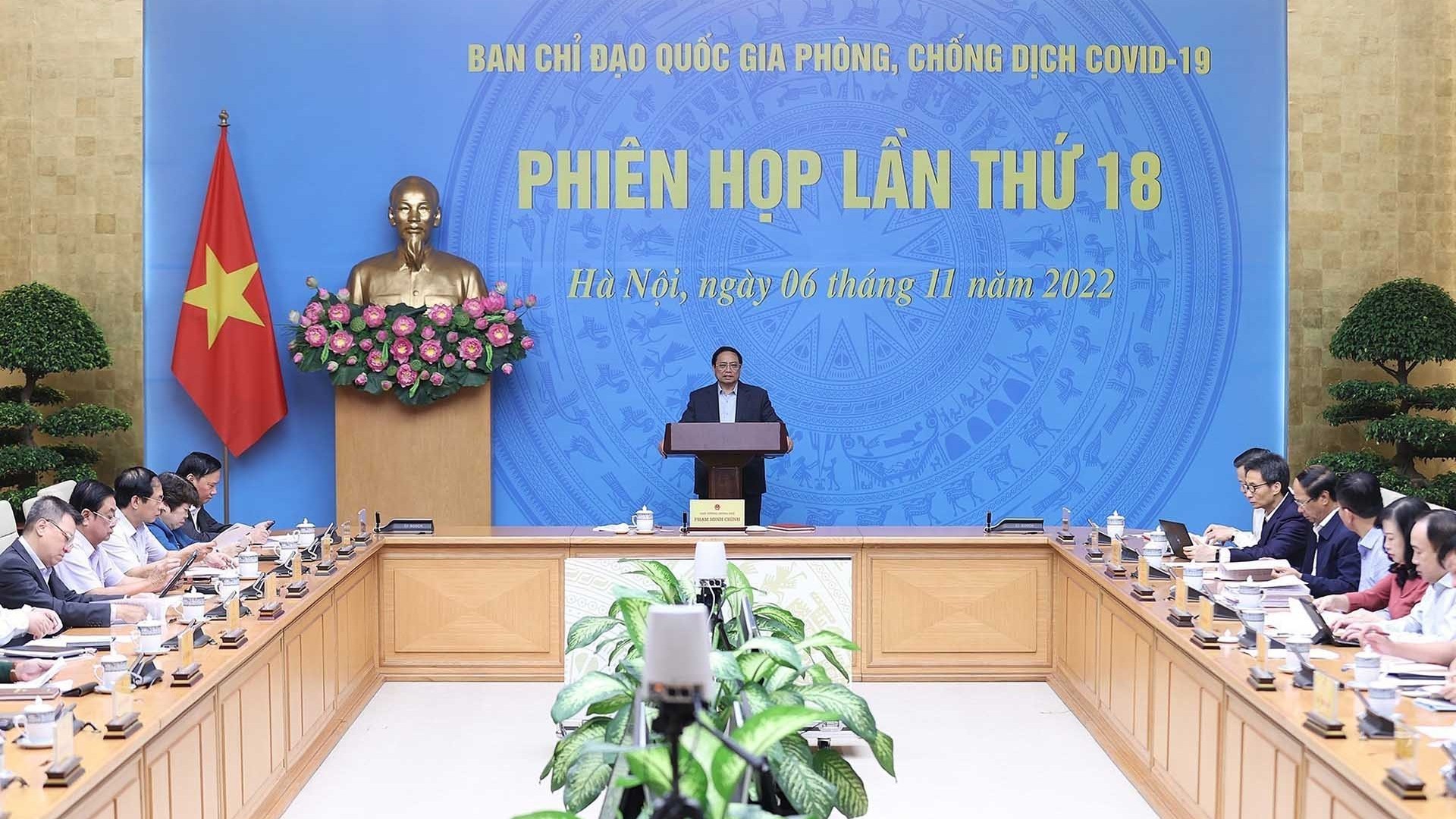 Thủ tướng yêu cầu giải quyết dứt điểm tình trạng thiếu thuốc, vật tư, trang thiết bị y tế