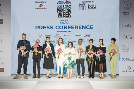 Lựa chọn di sản làm chủ đề Tuần lễ thời trang Quốc tế 2022 Lựa chọn di sản làm chủ đề Tuần lễ thời trang Quốc tế 2022