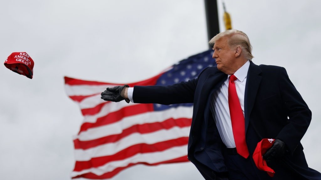 Ông Trump ra 'thông báo lớn', dân tình đồn đoán tranh cử Tổng thống Mỹ rồi đây!